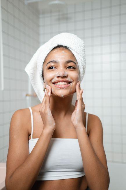 Best Face Wash for Dry Skin: Gentle & Hydrating Options for Soft, Fresh Feel